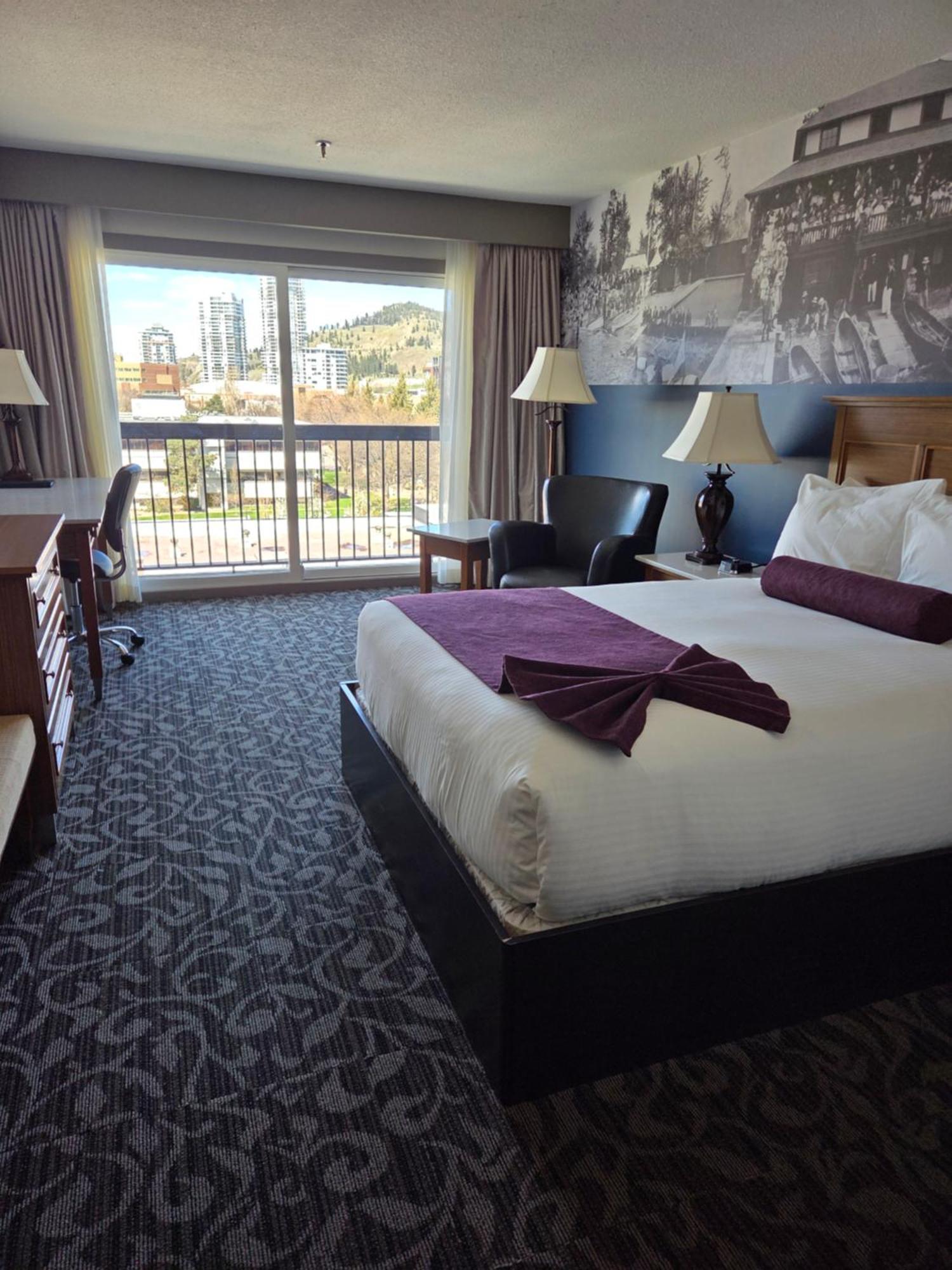The Royal Anne Hotel Kelowna Exterior foto