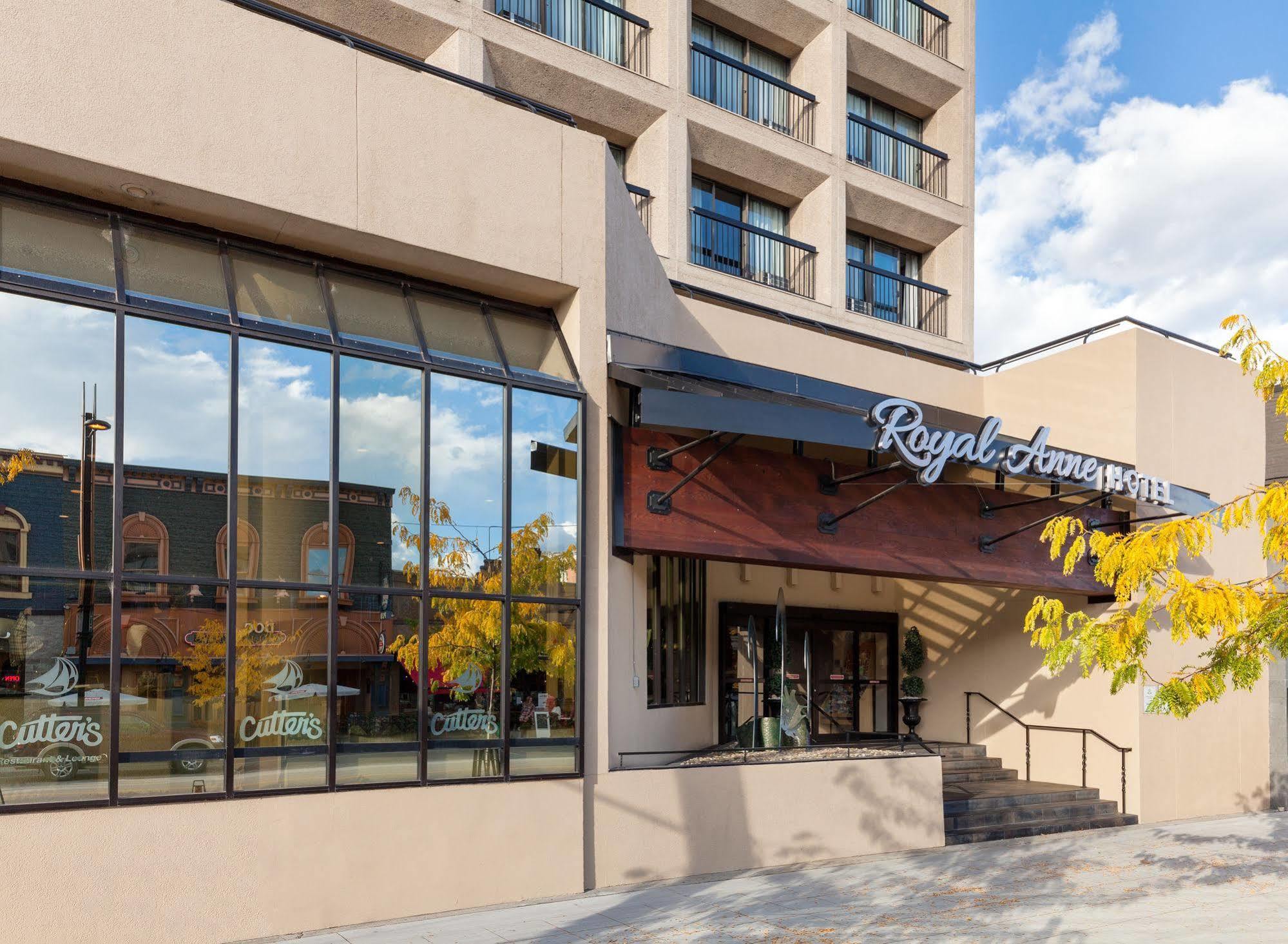 The Royal Anne Hotel Kelowna Exterior foto