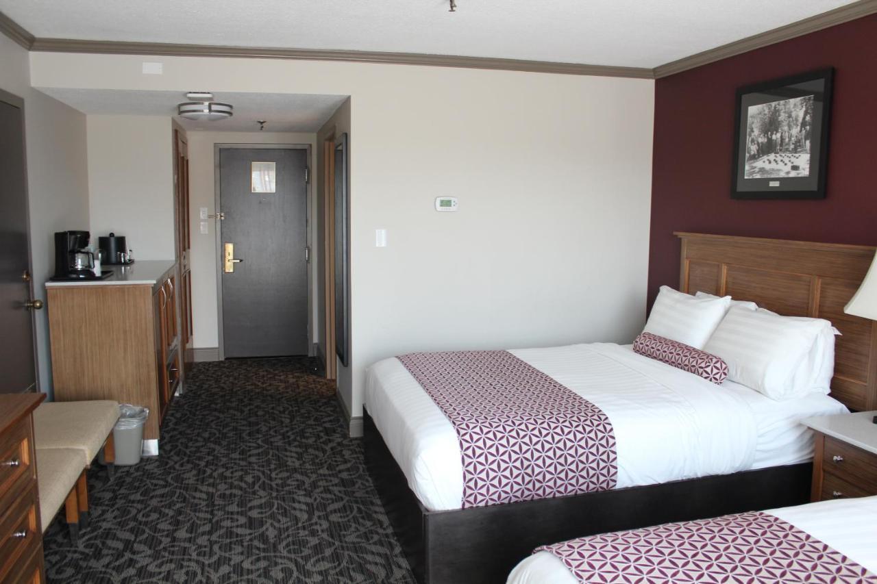 The Royal Anne Hotel Kelowna Exterior foto